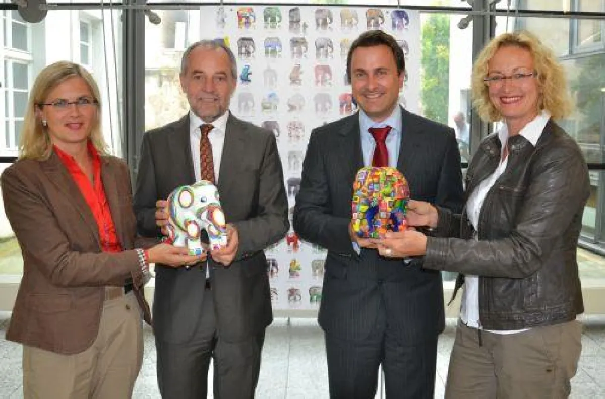 Elephant Parade® v.l.n.r. Initiatorin Karin Kaltenkirchen, OB Trier Klaus Jensen, Bürgermeister Lux