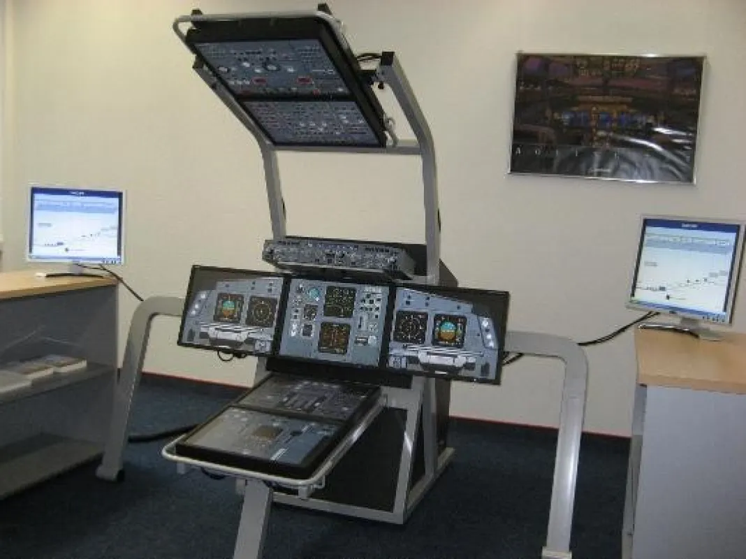 ECA Faros FTD Airbus (Quelle: Cockpit4u)