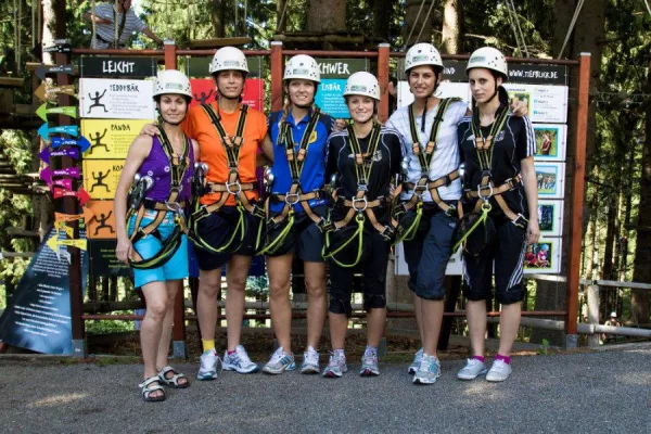 Bild: Deutscher Taekwondo Damen-Nationalkader zu Gast im „Kletterwald Bärenfalle“