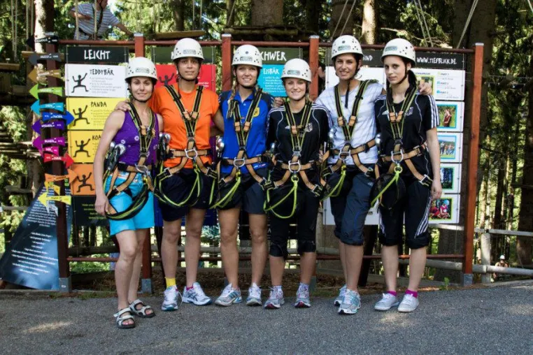 Deutscher Taekwondo Damen-Nationalkader zu Gast im „Kletterwald Bärenfalle“ Bild: Deutscher Taekwondo Damen-Nationalkader zu Gast im „Kletterwald Bärenfalle“