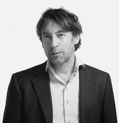 Bild: PREMIERE: Michael Wolf 'Der mit dem Wolf spielt'