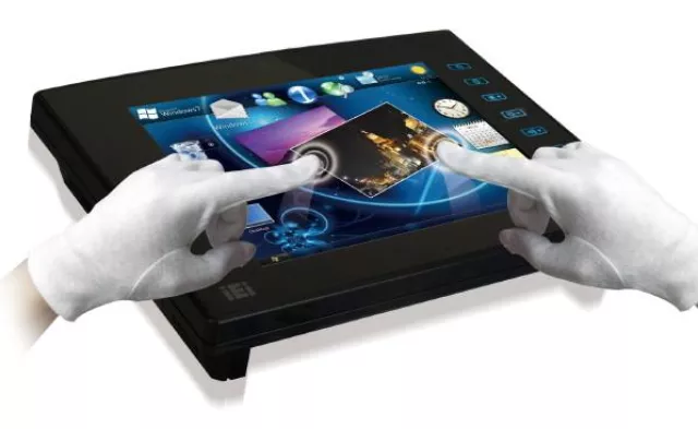 Bild: Panel-PC mit Multi-Touch Glasoberfläche