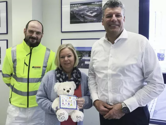 Bild: GREIWING-Mitarbeiter spenden Lohn für Kinder- und Jugendhospizdienst