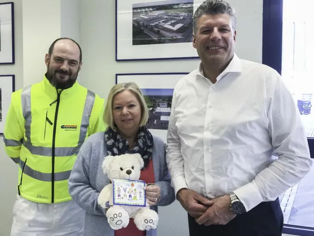 GREIWING-Mitarbeiter spenden Lohn für Kinder- und Jugendhospizdienst Bild: GREIWING-Mitarbeiter spenden Lohn für Kinder- und Jugendhospizdienst