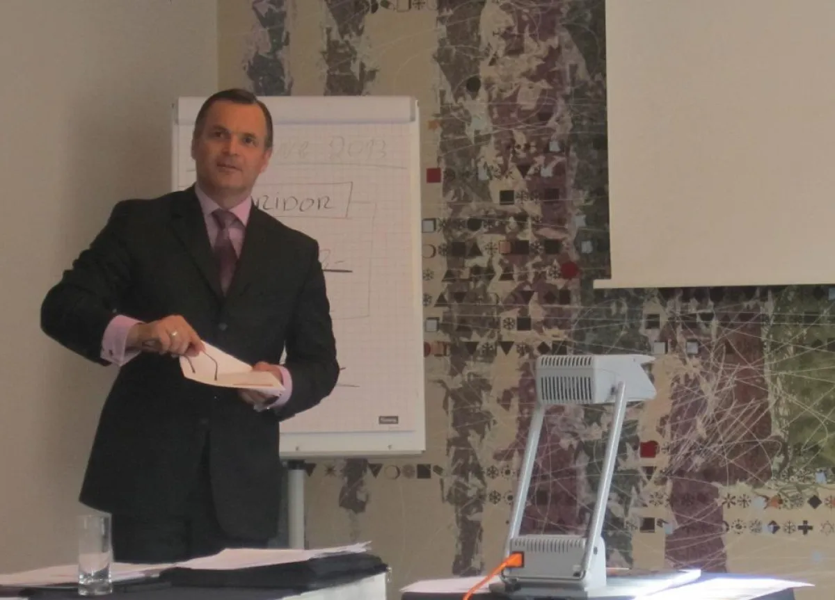 Geschäftsführer Dirk Barnkothe bei der Analyse- und Strategiekonferenz der Firma CPS in Leipzig