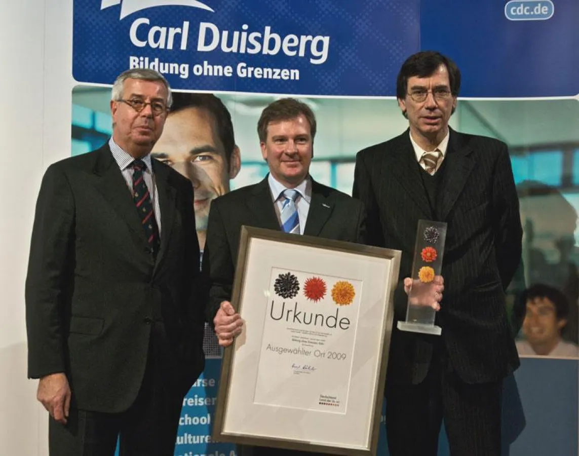 (von links) Thomas Illemann, Dr. Kai Schnieders und Günter Winands bei der Preisverleihung