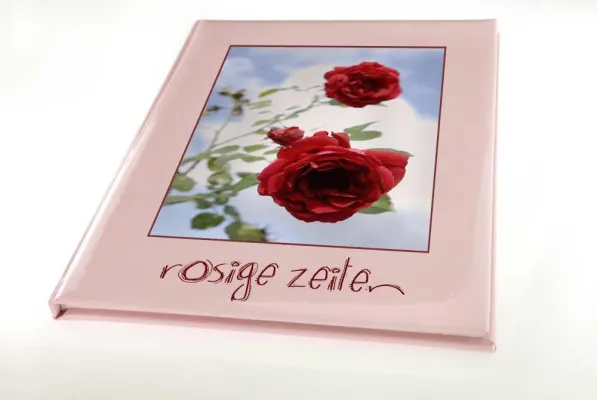 Bild: Pixelspeed bringt Hardcover Fotobuch in Fadenbindung, Postkartendirektversand u. Personalisierung an den Start