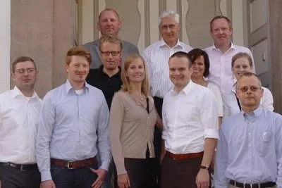 Führungskräfte erhalten Managementzertifikat der Hochschule Weserbergland Bild: Führungskräfte erhalten Managementzertifikat der Hochschule Weserbergland