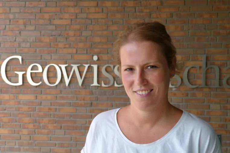 Bild: Dr. Laura Woltersdorf receives “Transformative Science” research prize