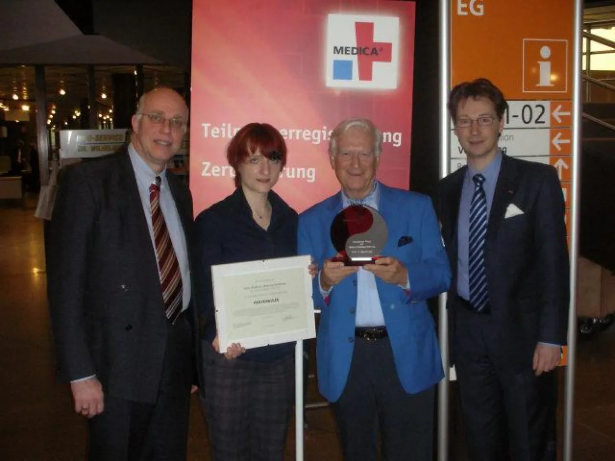 Von links nach rechts: Kneipp-Verband- Vorsitzender Achim Bädorf, Mareike Catlitschek vom Kompetenz-Zentrum Gesundheits-Förderung und Diätetik, Prof. Bankhofer, Sven David Müller, 1. Vorsitzender des 