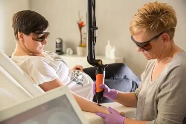 Bild: Tattoos? Nicht immer für ewig ...