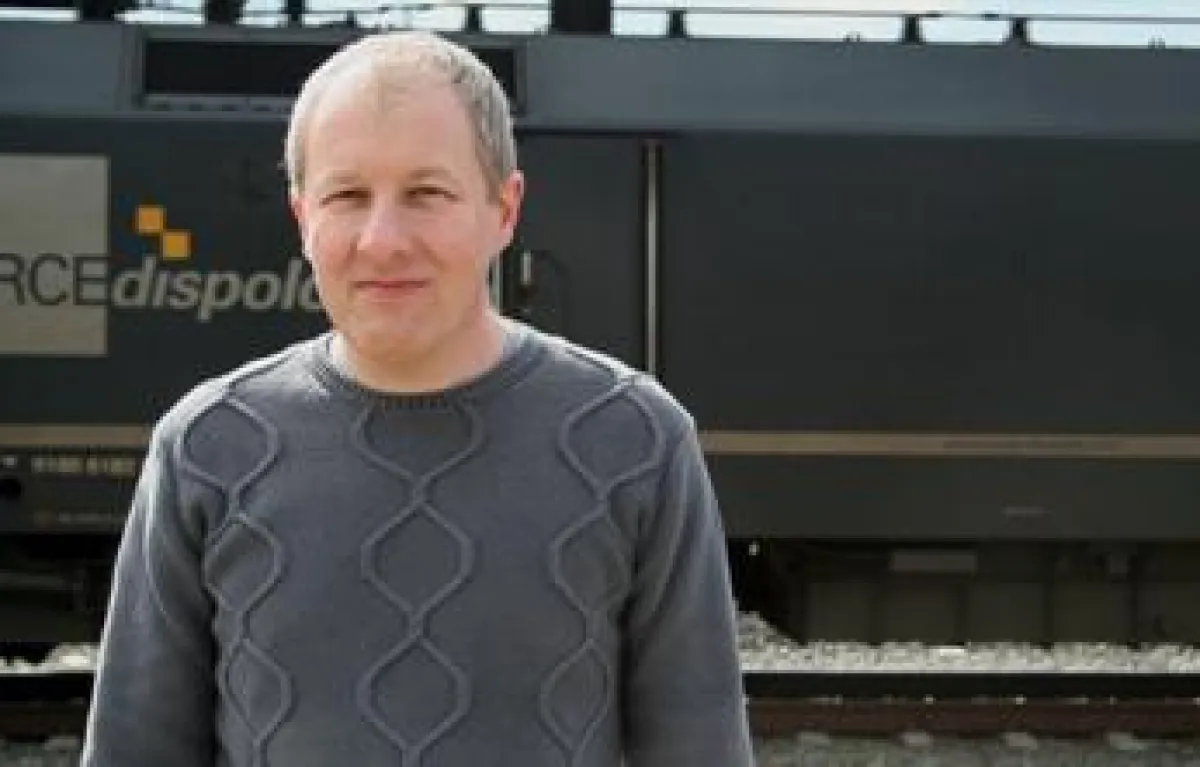 ZUGhören-Autor Markus Wetterauer vor einer Taurus-Elektrolok