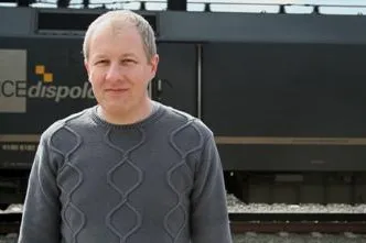 Bild: Lesung in der Saarbahn - Geschichten von Menschen und Zügen