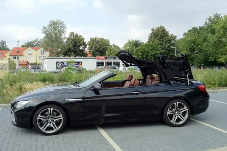 Bild: Nachrüstbare Dachsteuerung für das neue BMW 6er Cabrio