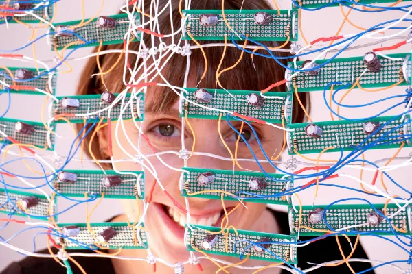 Bild: Künstlerische Forschung im Halbleiter-Labor