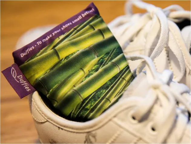 Bild: Bambus Aktivkohle gegen stinkende Schuhe