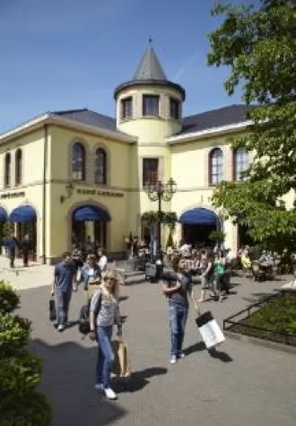 Bild: Designer Outlet Roermond lockt zum Summer Sale und Late Night Shopping