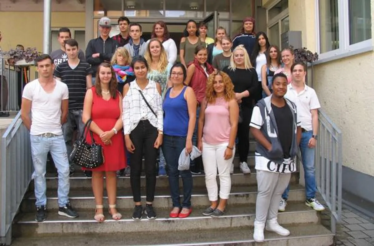 Los geht's! Insgesamt 30 junge Menschen mit besonderem Teilhabebedarf stehen am Start!