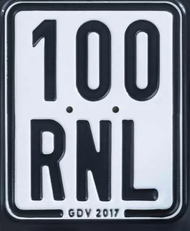 Zeit für einen Farbwechsel: Ab 1. März sind Mofas und Mopeds schwarz unterwegs! Bild: Zeit für einen Farbwechsel: Ab 1. März sind Mofas und Mopeds schwarz unterwegs!