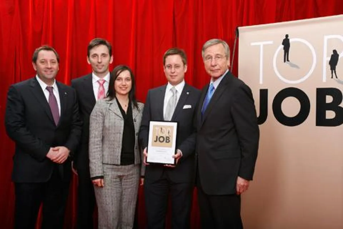 Top Job Schirmherr Wolfgang Clement gratulierte persönlich zur Auszeichnung.