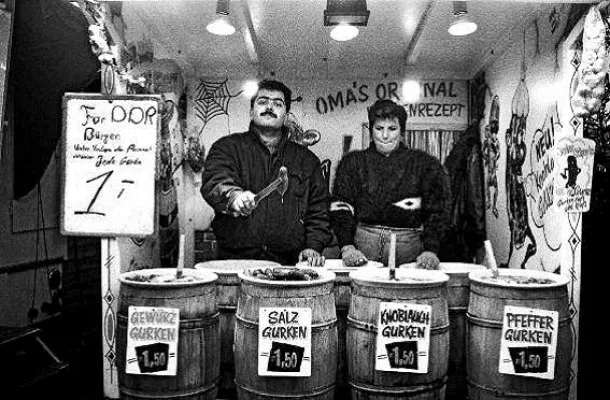 Bild: „Augenblicke der Wendezeit 1989 bis 1992“ – Neue Ausstellung im Levantehaus Hamburg von Gesche-M. Cordes