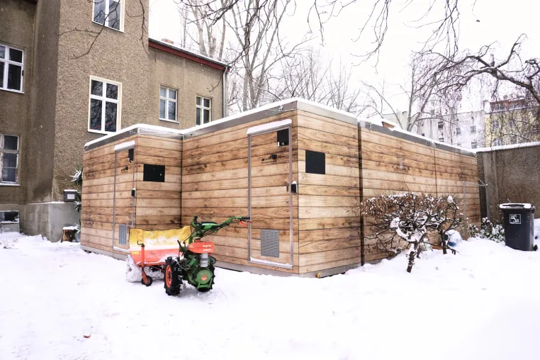 Bild: Kältehilfe-Projekt in Berlin: Kirchengemeinde setzt Festival-Hütten für Obdachlose ein