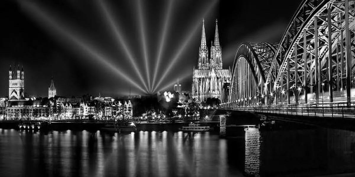 Copyright by Annette Herdamann, Köln Skyline bei Posterlounge