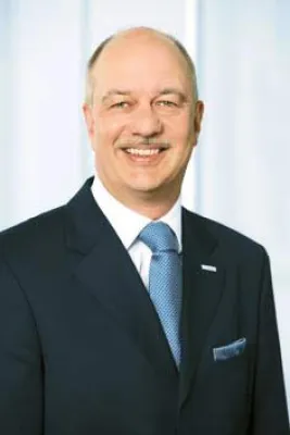 Bild: Wertgarantie-Chef Thomas Schröder feiert 50. Geburtstag