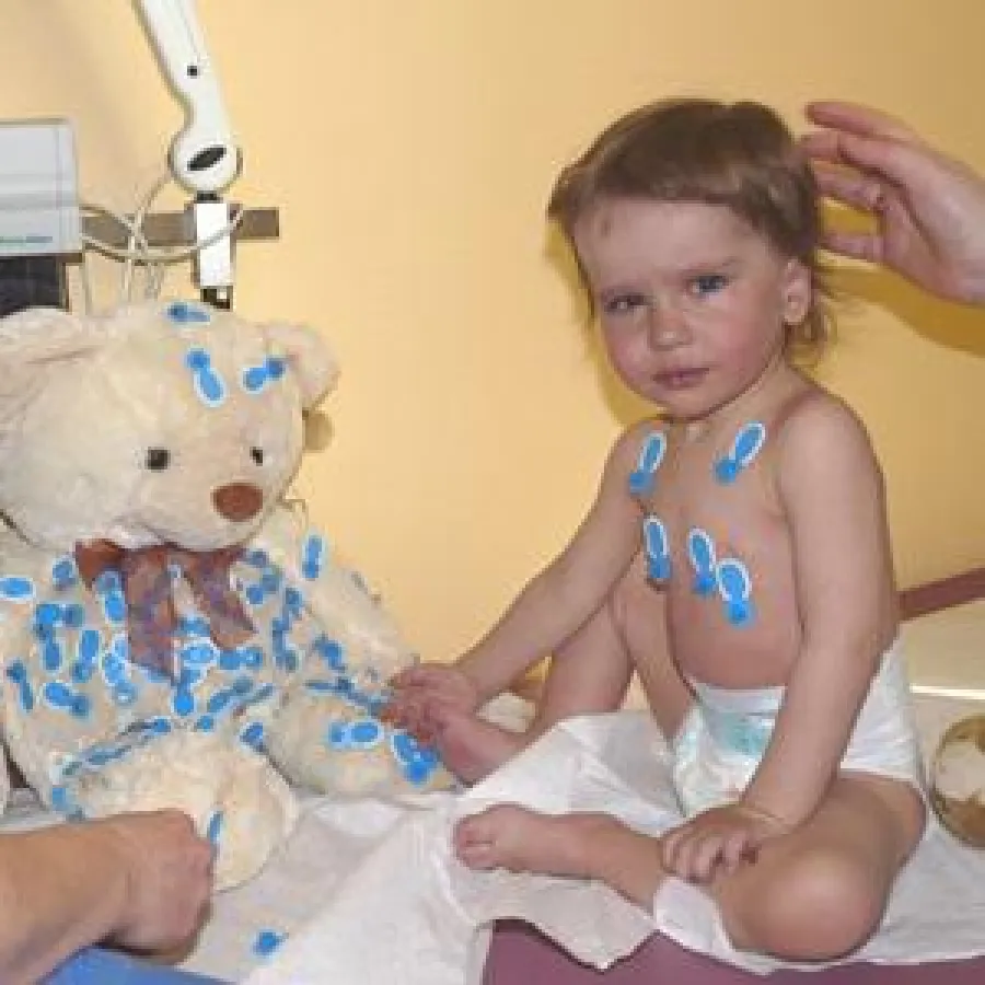 Vera vor ihrer ersten Herz-OP - sie hat große Angst