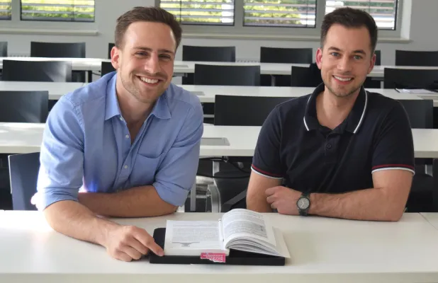 Bild: Bremer Motorradfreunde studieren an der FOM: „Der gemeinsame Ausbildungsweg ist definitiv von Vorteil“