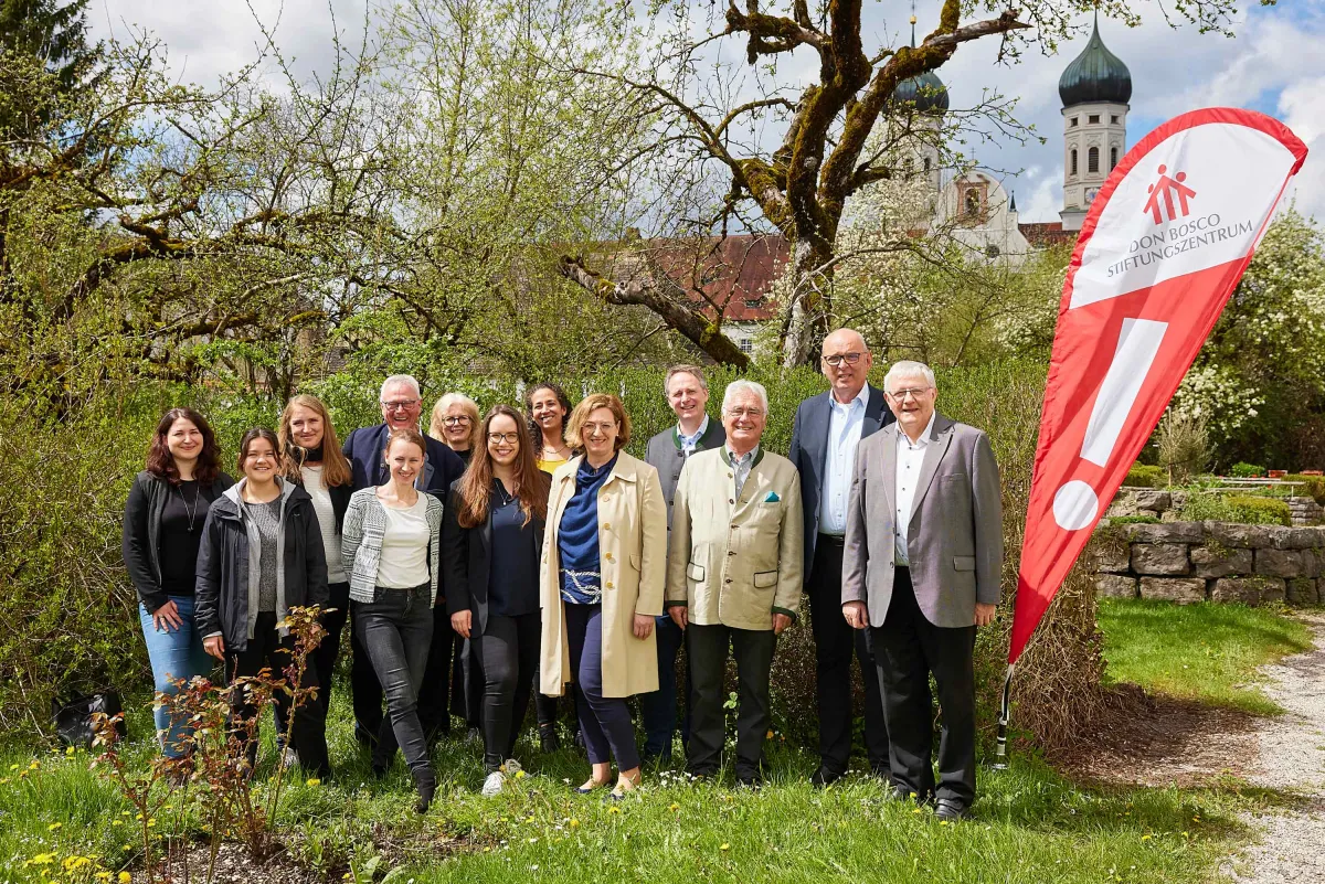 Vorstand, Rechtsanwältin und Stiftungsfachleute des Don Bosco Stiftungszentrums (© © Klaus D. Wolf)