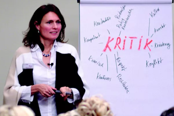 Bild: Volles Haus bei Network Women Grünwald e.V. suchte den richtigen Umgang mit der Kritik
