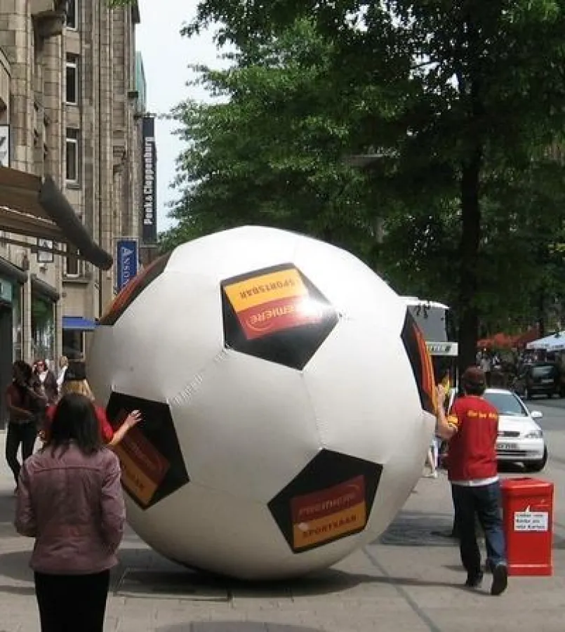 BigBall-Cityrun für die Premiere Sportsbars