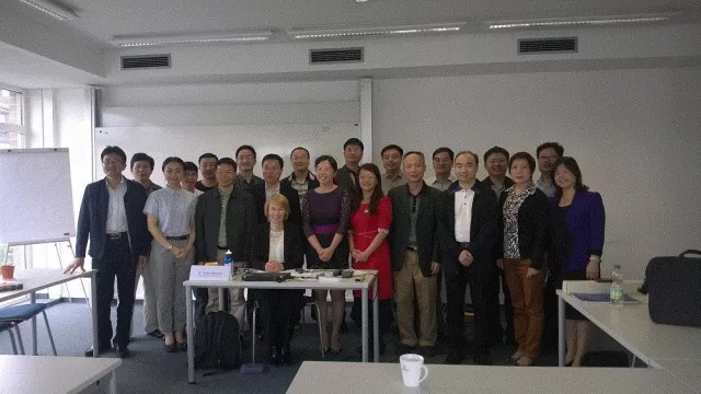 Regierungsdelegation bildet sich zum Thema Strukturwandel fort – Dozenten von ChinaConsulting vor Ort Bild: Regierungsdelegation bildet sich zum Thema Strukturwandel fort – Dozenten von ChinaConsulting vor Ort