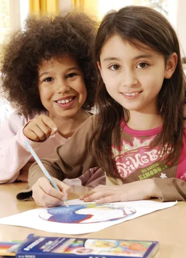 Bild: Jetzt anmelden und mitmachen - Aufruf zum 2. Weltkindermaltag am 06. Mai 2009 - Kinder malen für Kinder in Not