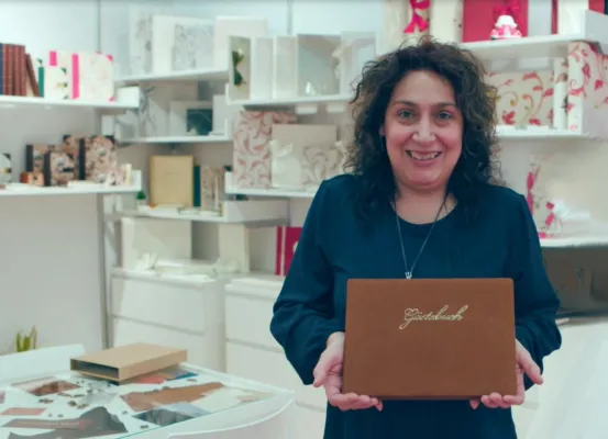 Bild: Traditionelle Buchbinderei schafft den Schritt in die Digitalisierung