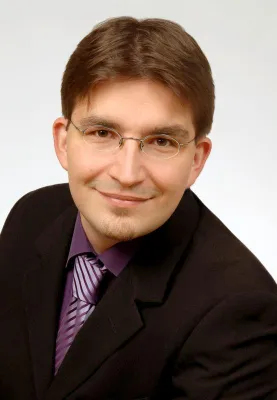 Bild: Patientensicherheit im OP - Dr. Strametz von der Uniklinik Frankfurt referiert zu Risikomanagement