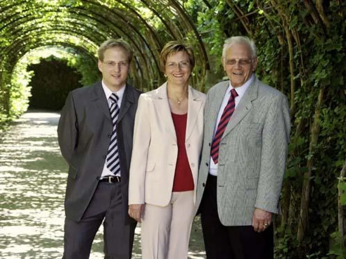 TVG-Geschäftsführung von links nach rechts: Geschäftsführer Wolfgang Jonas MAS, Prokuristin Gabriele Fuchsberger, Geschäftsführer Dir. Leopold Jonas.