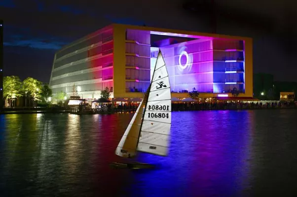 Bild: ExtraSchicht 2010 im Innenhafen Duisburg