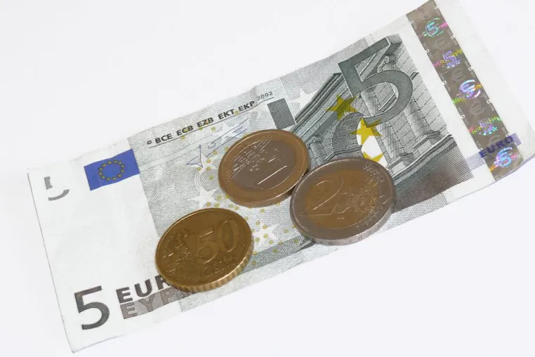 Mindestlohndebatte: Ausnahmeregelung ist "diskriminierend" Bild: Mindestlohndebatte: Ausnahmeregelung ist "diskriminierend"