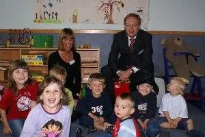 Bild: VKJ Kinderhaus der Kleinen Füße gestaltet Adventskalender und Weihnachtspost der GFOS mbH