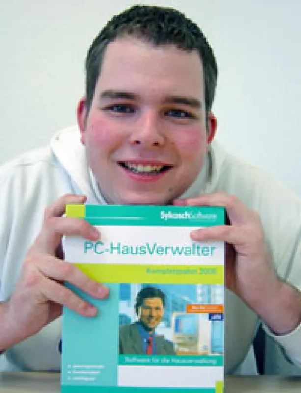Den muss man einfach lieben: Nico Meier, Vertriebsassistent bei der Sykosch Software AG, kann sich vom neuen PC-HausVerwalter 2006 kaum trennen. Erstmals ist die Software auch als mehrplatzfähige Vers