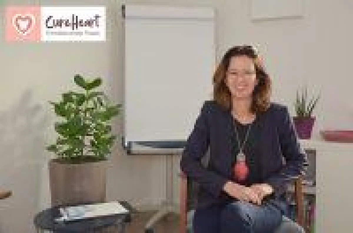 Systemischer Personal und Business Coach Katarina Matthes in ihrer Emotionscode Praxis (Quelle: Dirk Matthes)