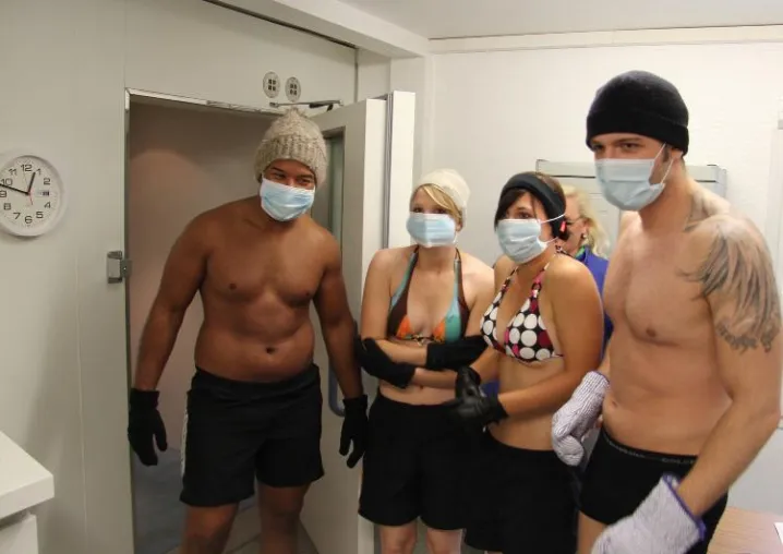 Bild: Unterricht bei minus 70 Grad – angehende Physiotherapeuten besuchten das MEDIAN Reha-Zentrum Schlangenbad