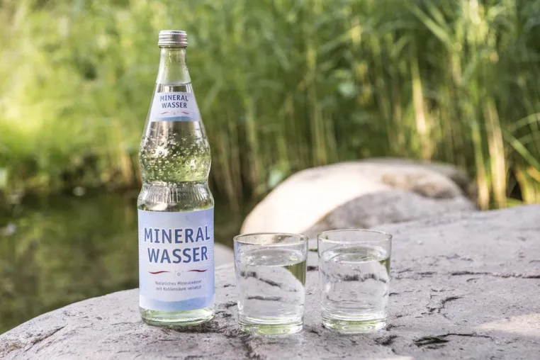 Bild: Wellnesstipps für Schwangere: Mit richtigem Trinken entspannt durch die Sommerzeit