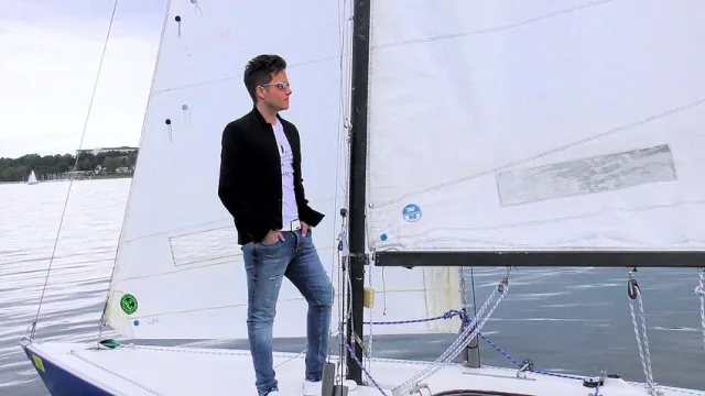 Neuer Popschlager-Hit trägt den Titel "Freier als der Wind". Bild: Neuer Popschlager-Hit trägt den Titel "Freier als der Wind".