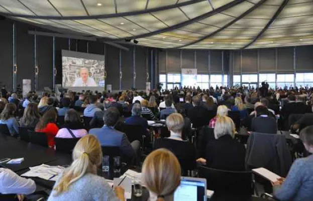 Bild: ConventionCamp: über 1.500 Besucher, Julian Assange und die Zukunft der Gesellschaft