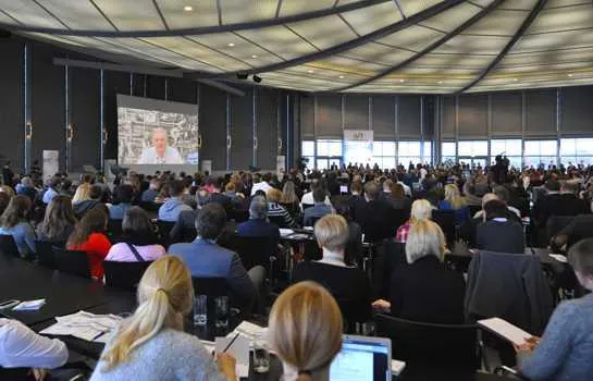 ConventionCamp: über 1.500 Besucher, Julian Assange und die Zukunft der Gesellschaft Bild: ConventionCamp: über 1.500 Besucher, Julian Assange und die Zukunft der Gesellschaft