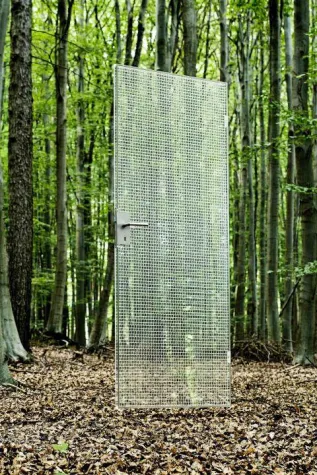 Bild: Designtüren aus innovativem Wabenwerkstoff