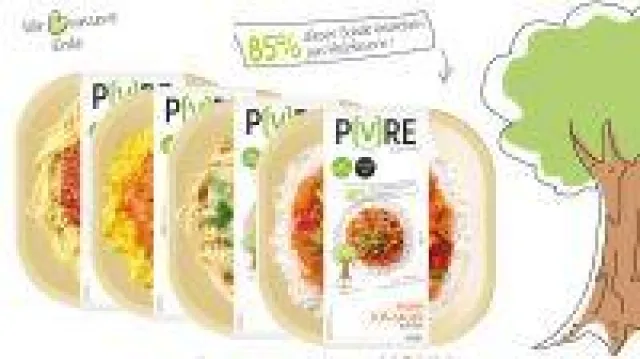 Bild: Tops Foods präsentiert ‚PURE': leckere Gerichte in Holzfaserschalen. 85 % weniger Plastik, 100 % köstlich!